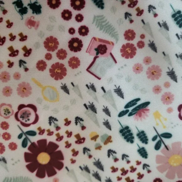 Disney Animator's Collection Belle Duffel Bag - Picture 4 of 13